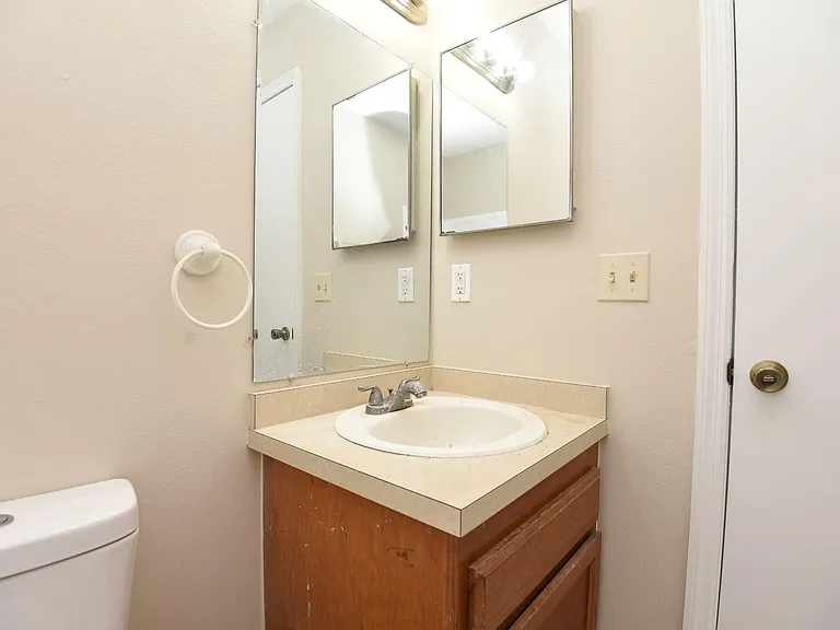 5462 Bracken Ct — Photo 12