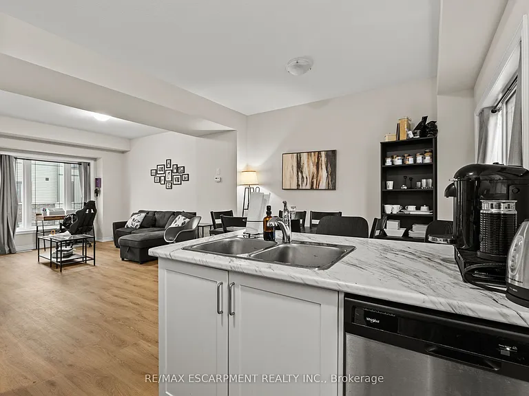 19 Picardy Dr #4 — Photo 10