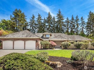 8531 Hunts Point Ln, Bellevue, WA 98004