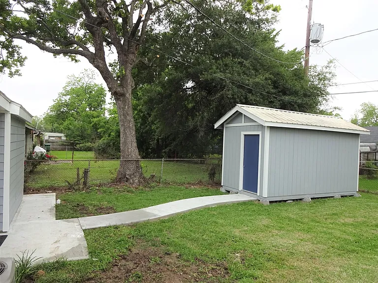 3923 Cosby St — Photo 8