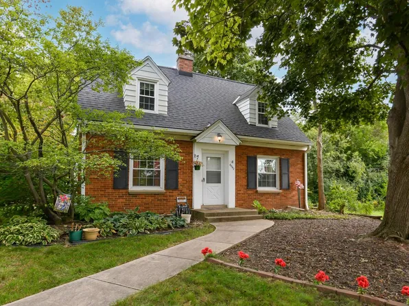 4042 N 111th STREET, Wauwatosa, WI 53222