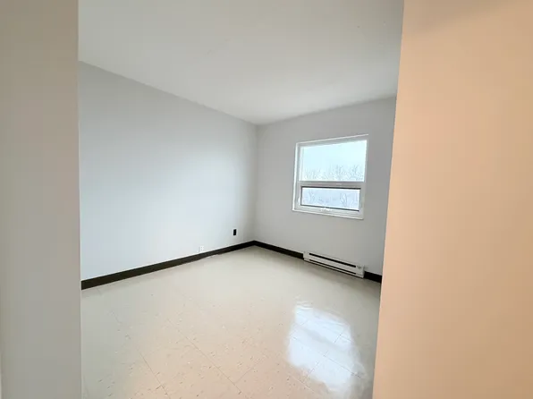 140 Bridge Ave #508, Windsor, ON N9B 3R8