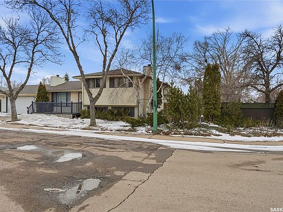 2nd image of 3 CARSON ROAD