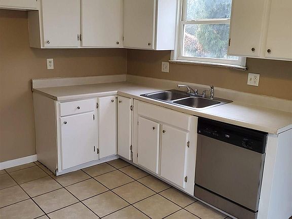 3rd image of 3307-3309 W Greenwood Pl