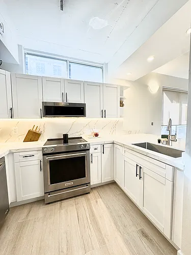 455 NE 25th St #401 Photo 1