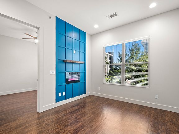 State Street Flats Apartments Living Room & Bedroom