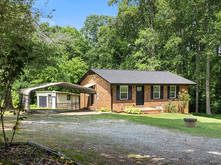 437 Woodsdale Rd — Photo 36