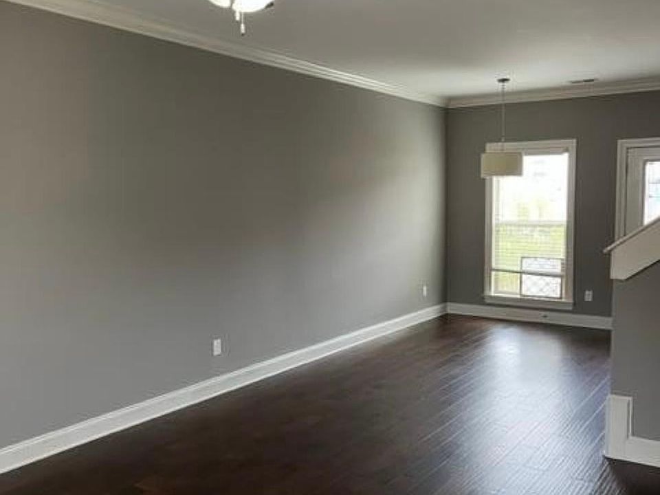 2nd image of 120 Robbins Cir