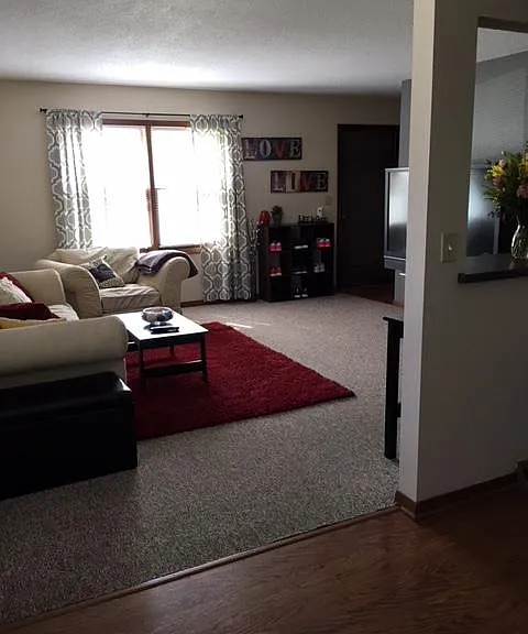 2122 J St — Photo 2