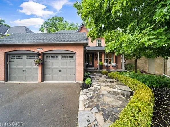 2067 Annette Ct, Burlington, ON L7M 3W1