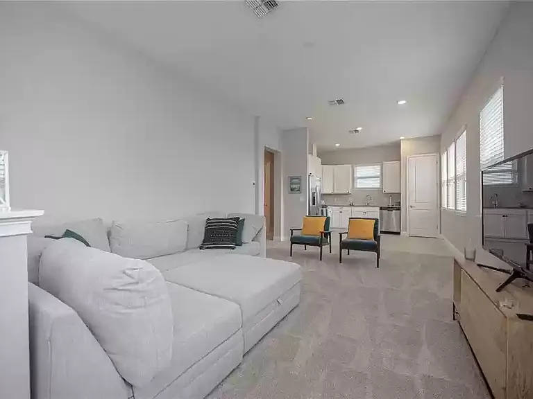 8725 Sperry St — Photo 2