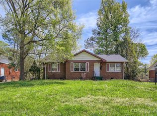 4021 Sunnycrest Ln, Charlotte, NC 28217