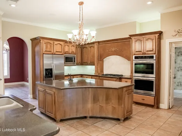 9805 Savannah Ave, Lubbock, TX 79424