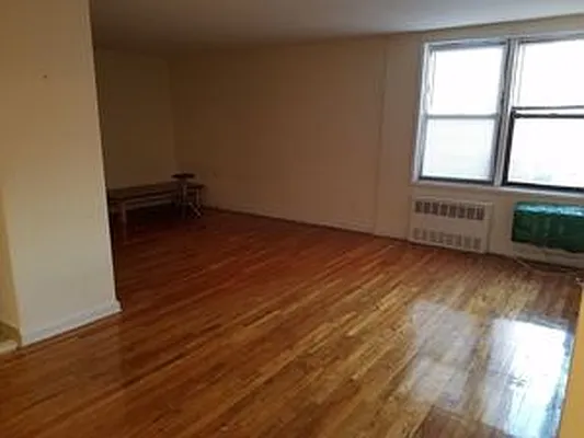 Rented by Max & Associates Realty Corp | media 6