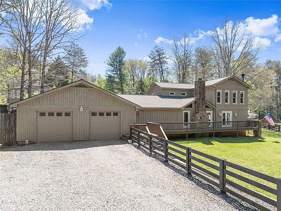 3rd image of 290 Chastain Rd