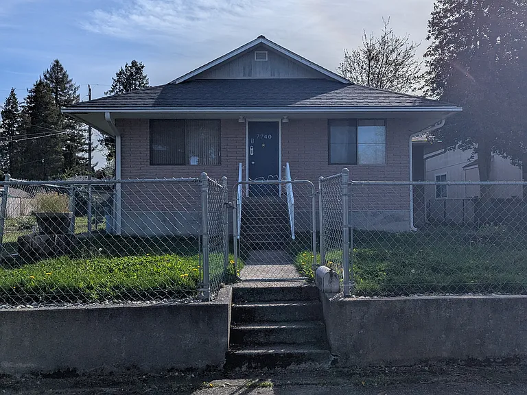 7740 17th Ave SW — Photo 1