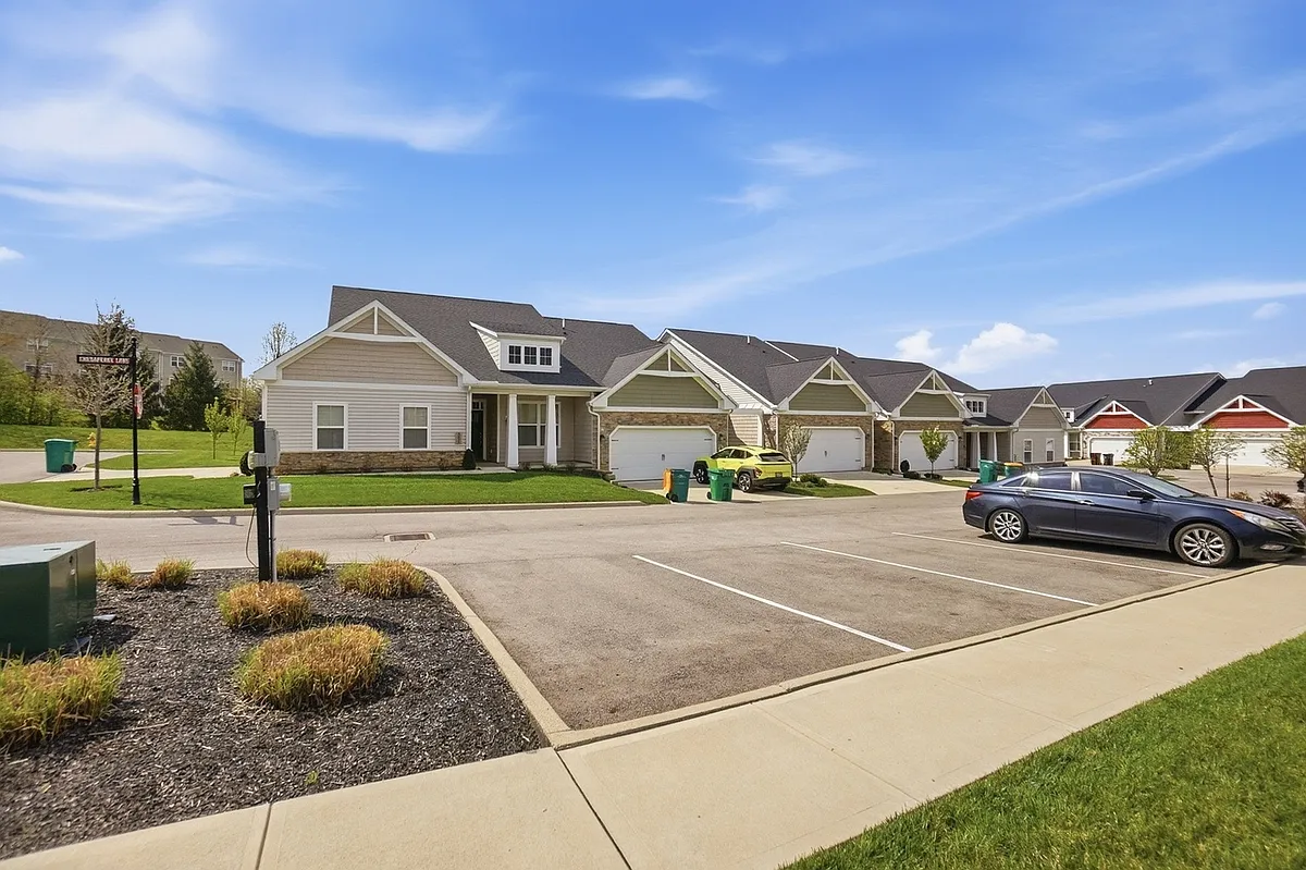 Building Photo - 4375 Chesapeake Ln