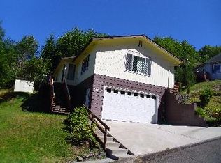 907 S Hill Dr, Reedsport, OR 97467