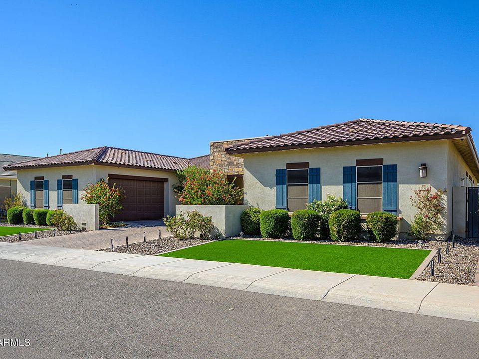 2nd image of 1298 E MEAD Drive
