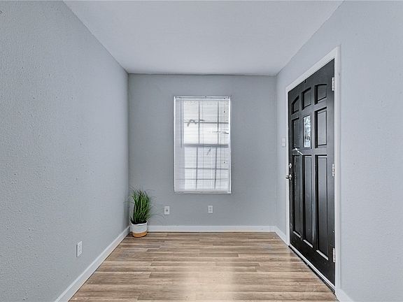 2nd image of 3133 Greenwood Dr