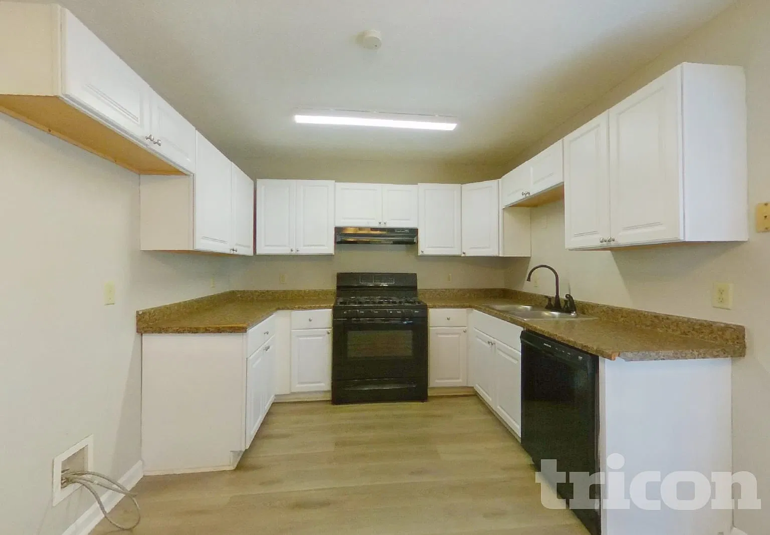 575 Woodcrest Manor Drive Stone Mountain GA — Photo 4