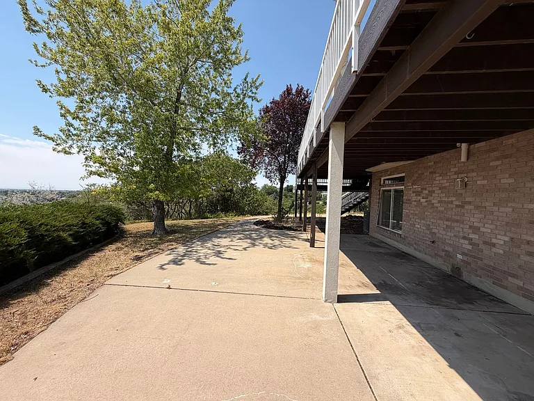 1835 N Beechwood Dr — Photo 49