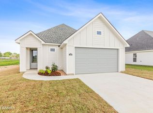 300 Long Creek Ln, Scott, LA 70583