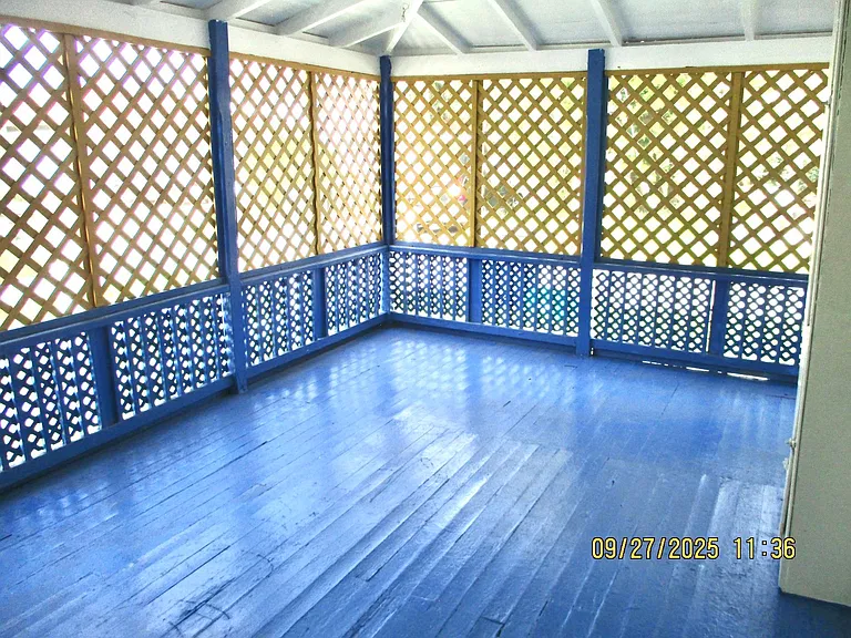 131 Cottage Ln — Photo 9