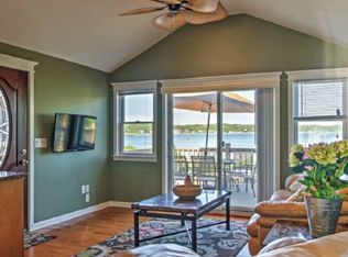 41B Canoe Place Rd, Hampton Bays, NY 11946