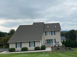 18430 Whites Point Dr, Abingdon, VA 24211