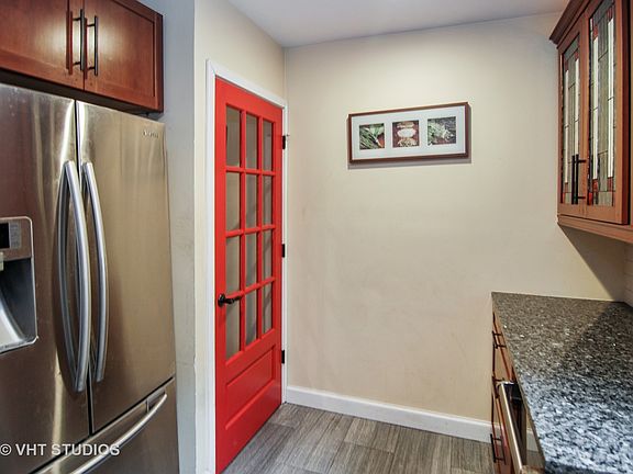5th image of 3251 N Plainfield Ave
