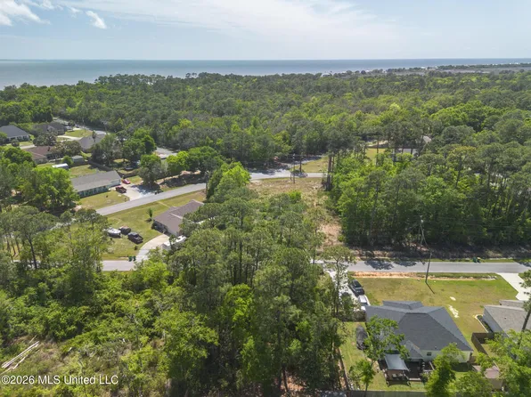 Plum St, Ocean Springs, MS 39564