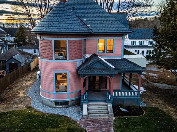 70 concord Street, Nashua, NH 03064