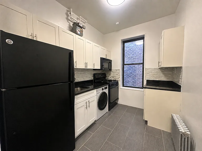 41-24 29th St #5F — Photo 1