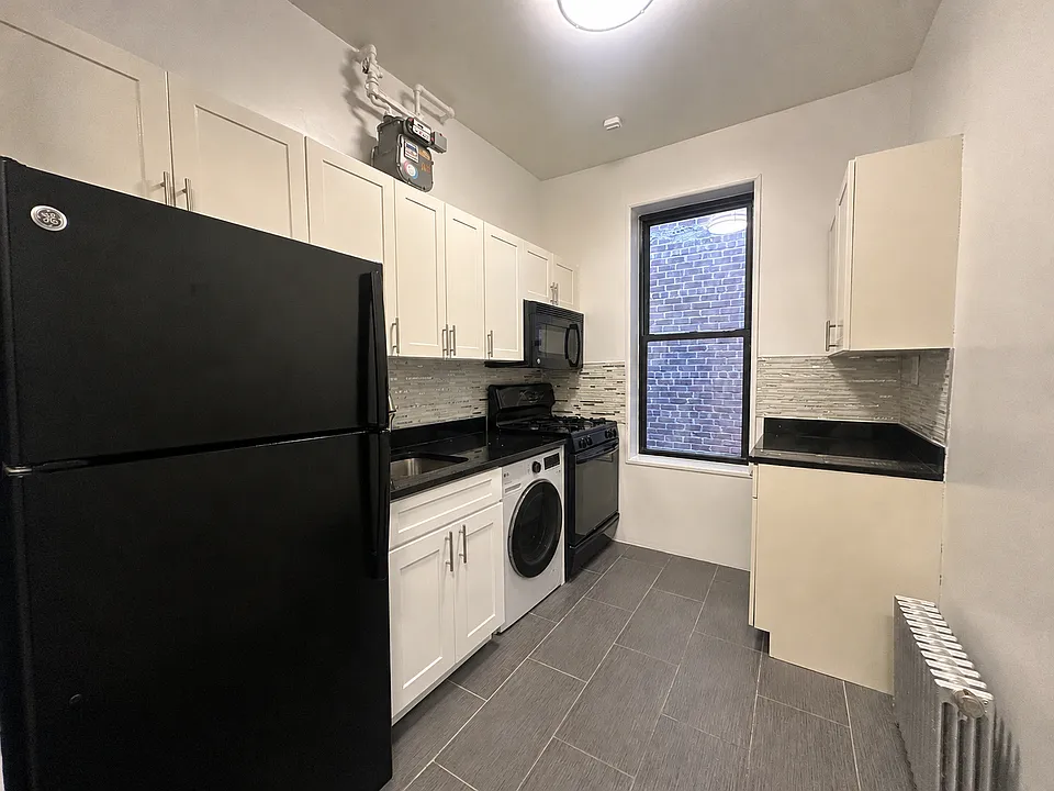 41-24 29th St #5F