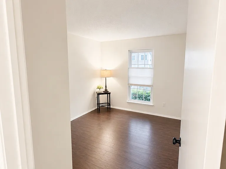 1063 Ash Dr — Photo 6