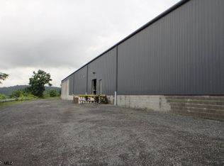 221 Lawless Rd, Morgantown, WV 26501