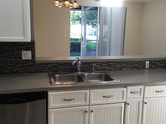 4th image of 5424 NW 90th Ter