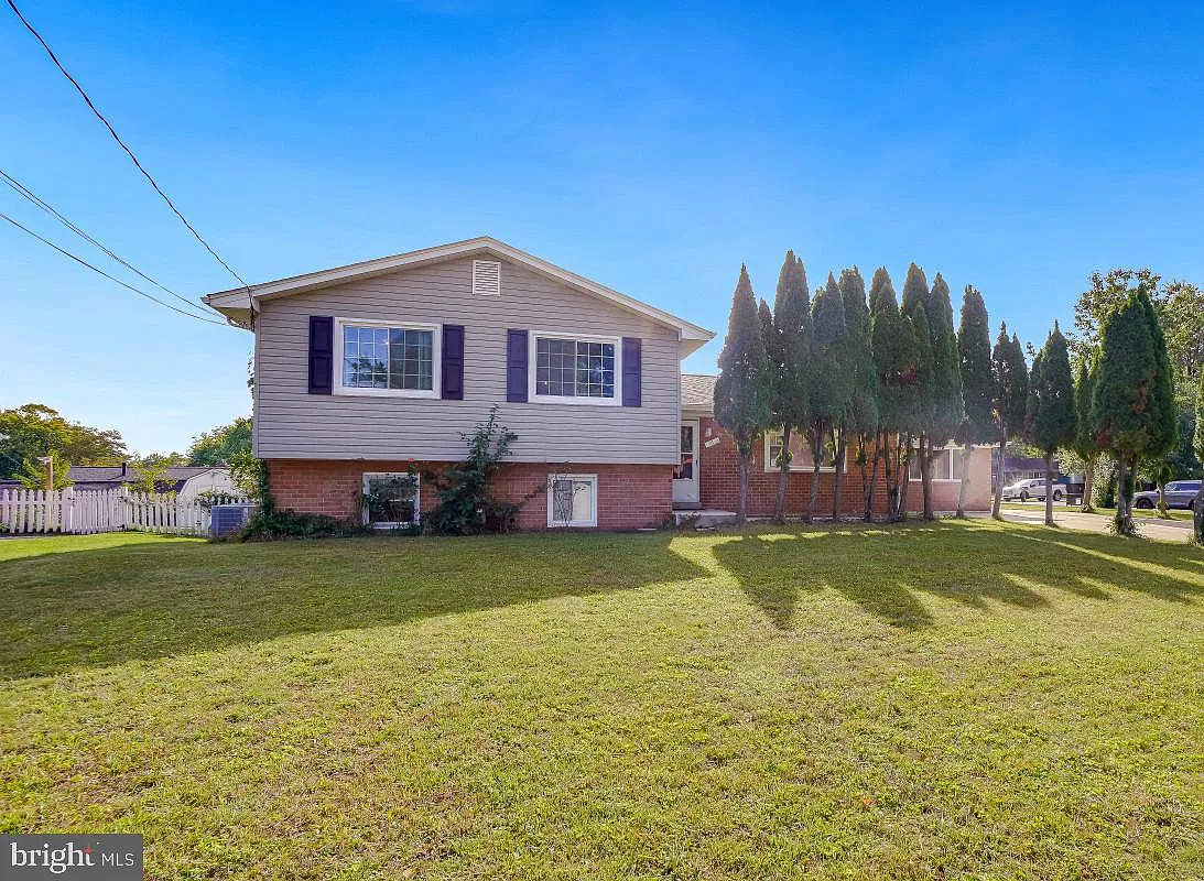6 bed, 4.0 bath, 2163 sqft, $4,500 — Photo 1