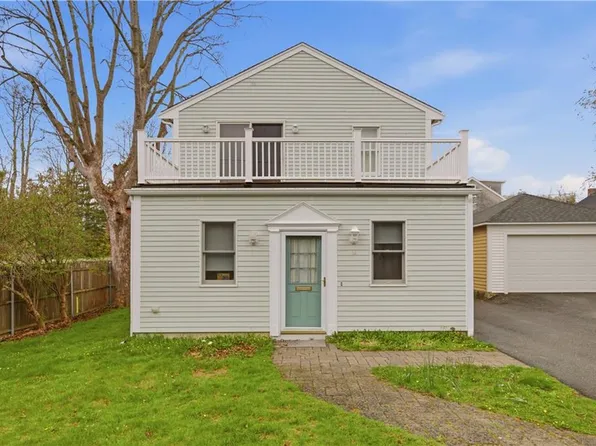 16 Cummings Rd, Newport, RI 02840