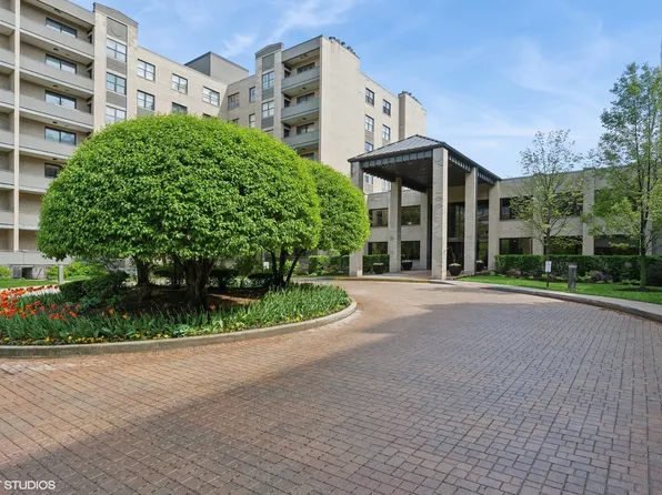 4545 W Touhy Ave APT 704E, Lincolnwood, IL 60712