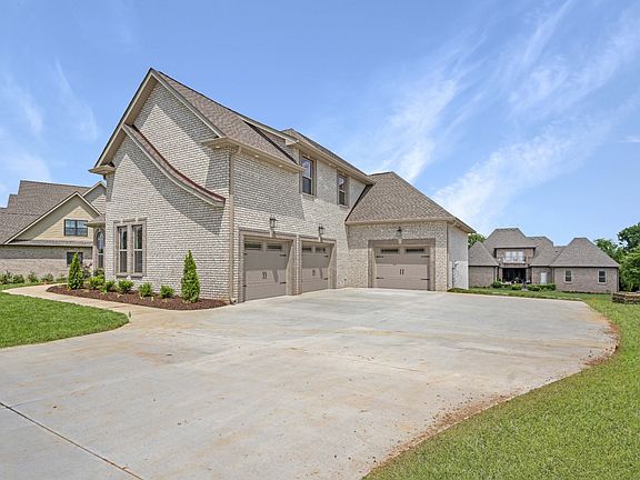 3rd image of 70 Copperstone Cir