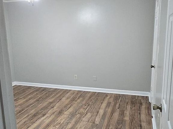 3rd image of 1268 Britain Dr NW