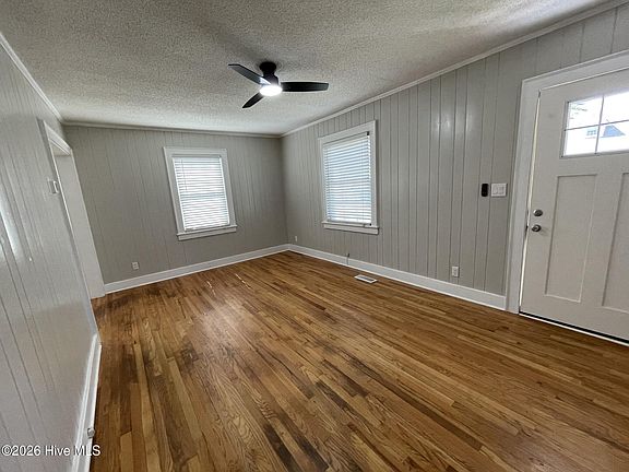 3rd image of 1016 Cedar Street