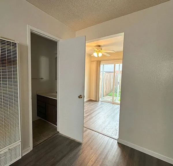 647 Military E — Photo 19