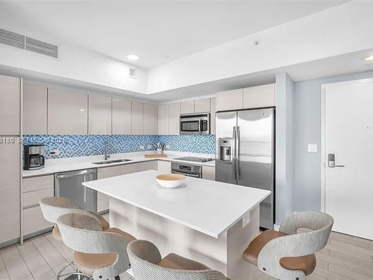 2602 E Halladale Cu #T3105 — Photo 1