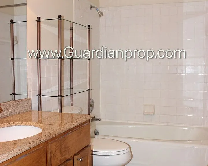 9150 Nicollet Ave S #2 — Photo 8