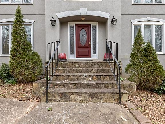 4th image of 4880 Riversound Dr