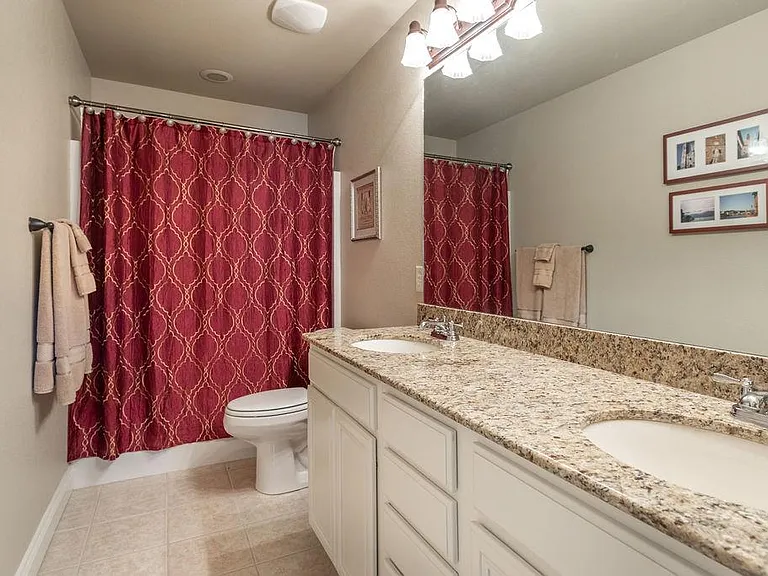 Guest bathroom.