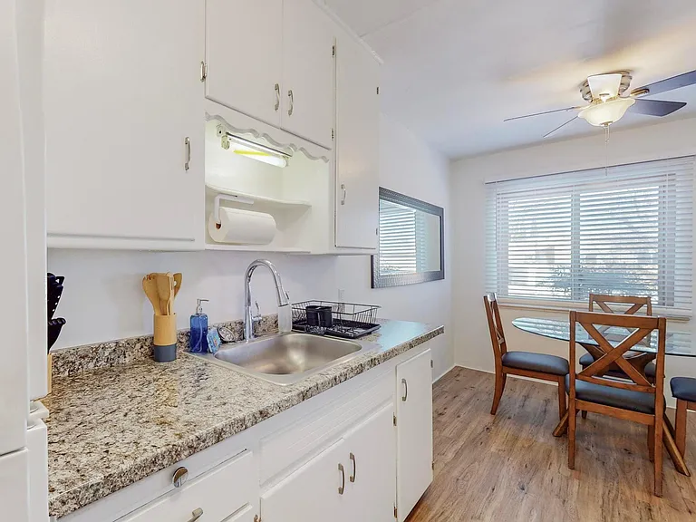 5202 Marquette Ave NE — Photo 14